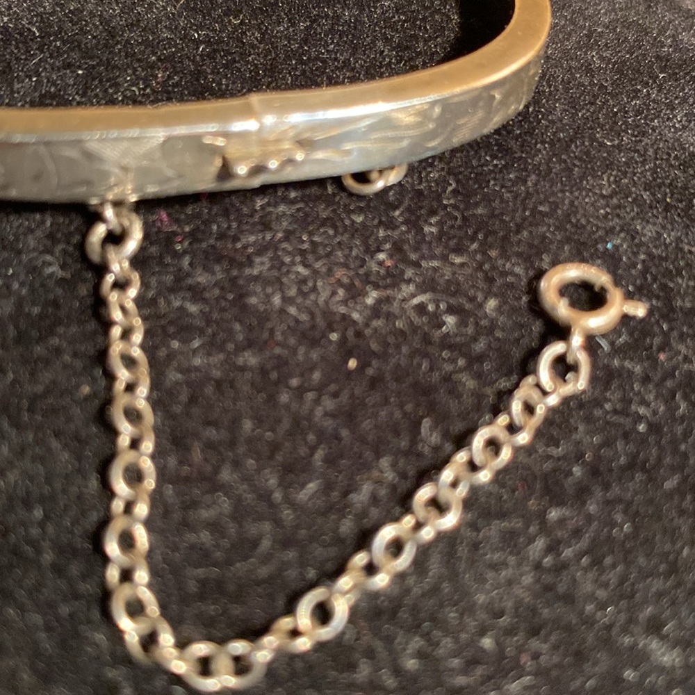 Antique Etched Sterling Silver hinged Bracelet Square Shape - Picture 9 of 9